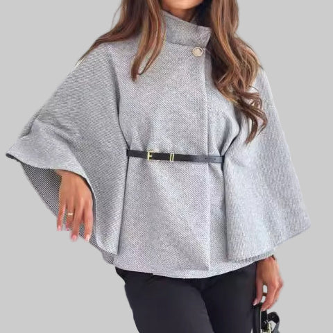 Jazmín | Chaqueta elegante con estampado de mariposas y cinturón