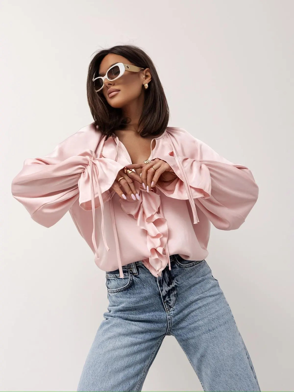 Amara | Blusa de satén con volantes