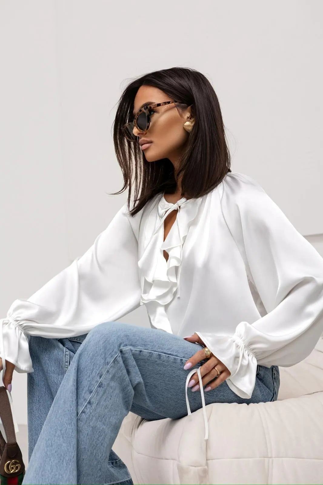 Amara | Blusa de satén con volantes