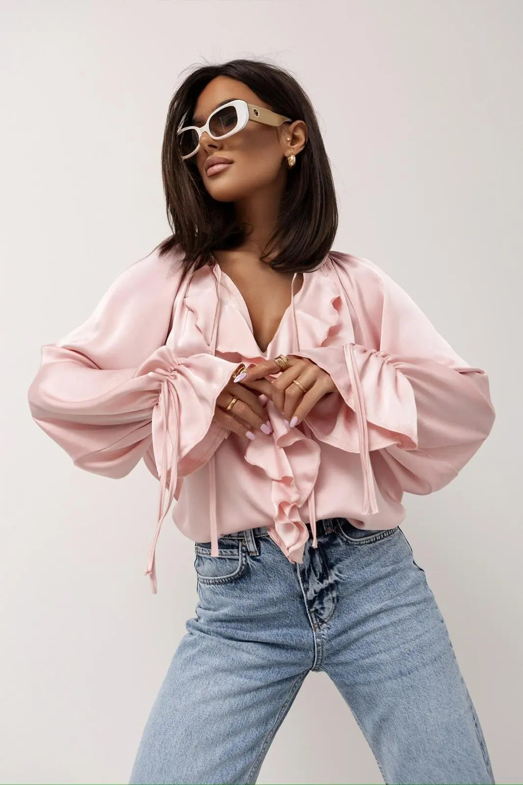 Amara | Blusa de satén con volantes