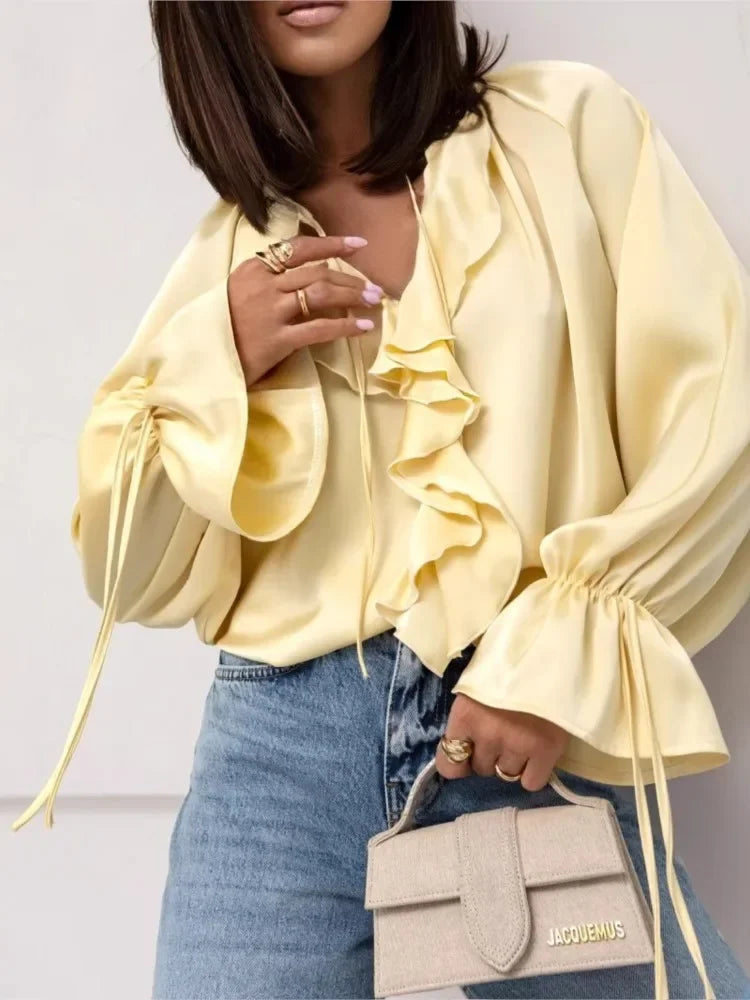 Amara | Blusa de satén con volantes