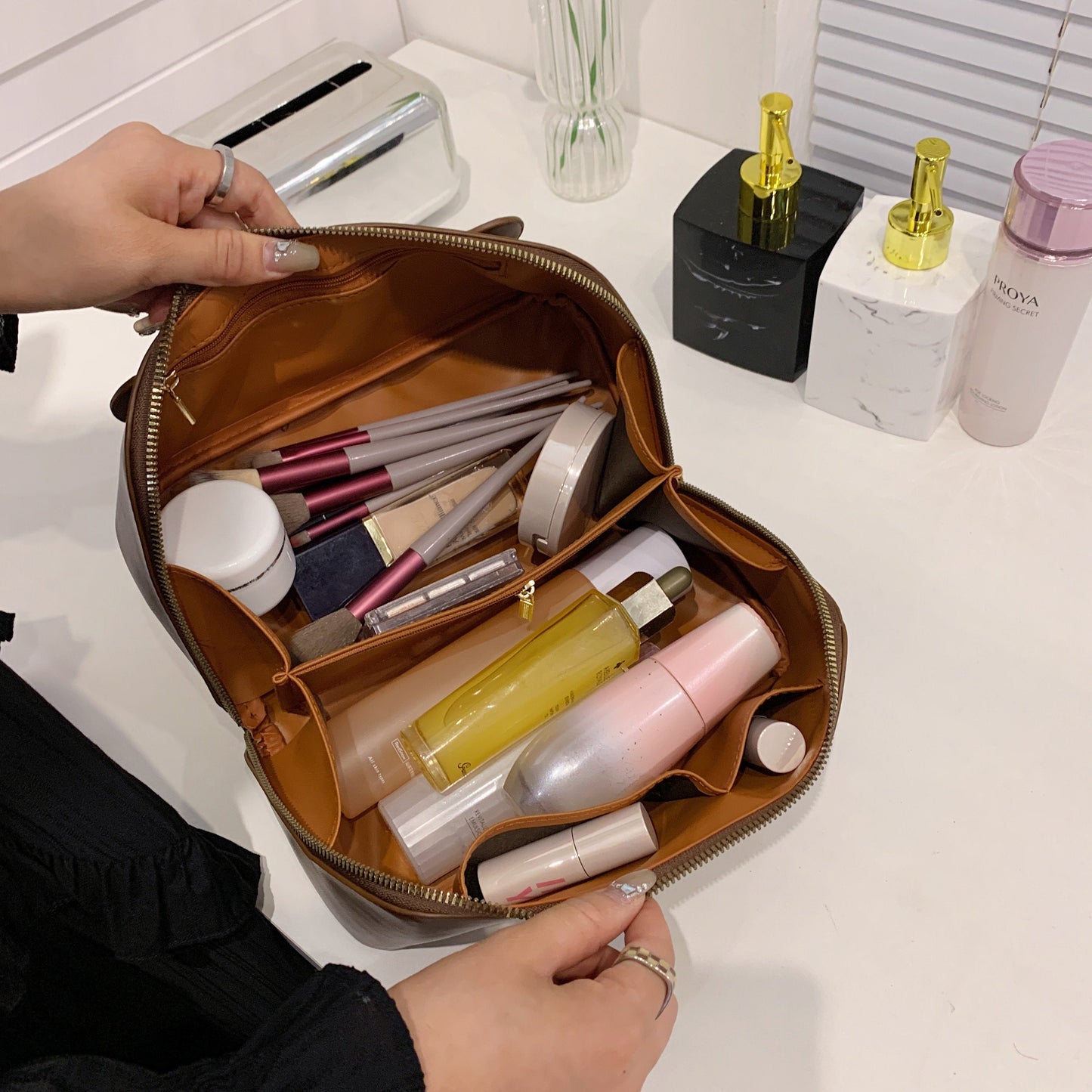Velvet| Estuche de maquillaje